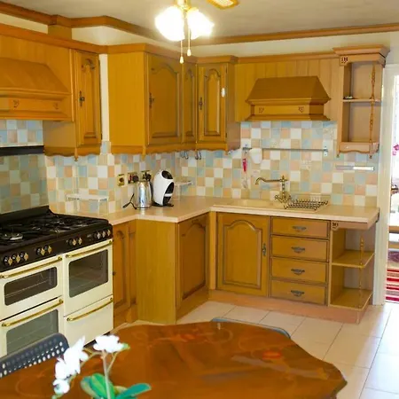 Holiday home Large & Comfy House In Birmingham, 4 Bedroom,secured Free Parking ,free Wifi