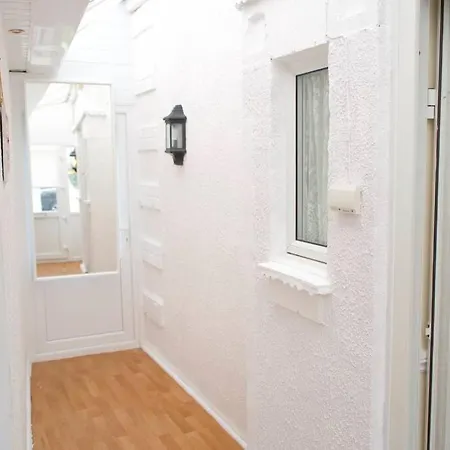 Large & Comfy House In Birmingham, 4 Bedroom,secured Free Parking ,free Wifi Holiday home Birmingham